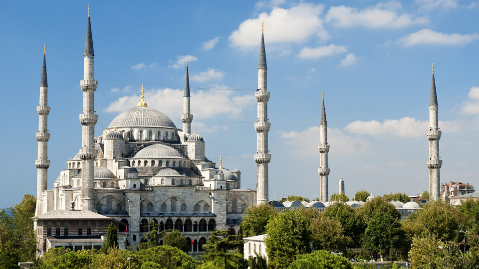 Im Konstantinopel zu Zeiten der Kaiserin Theodora stand an der Stelle des heutigen Sultan-Ahmed-Platzes in Istanbul das gewaltige Hippodrom - (Foto: ©JM Travel Photography/Shutterstock)