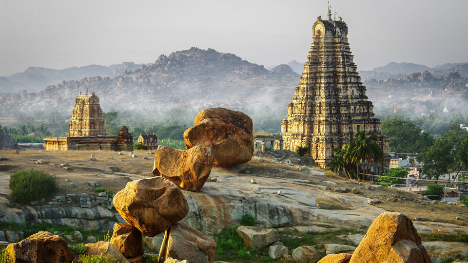 Tempel in Hampi, Karnataka. - (Foto: © D'July/Shutterstock)