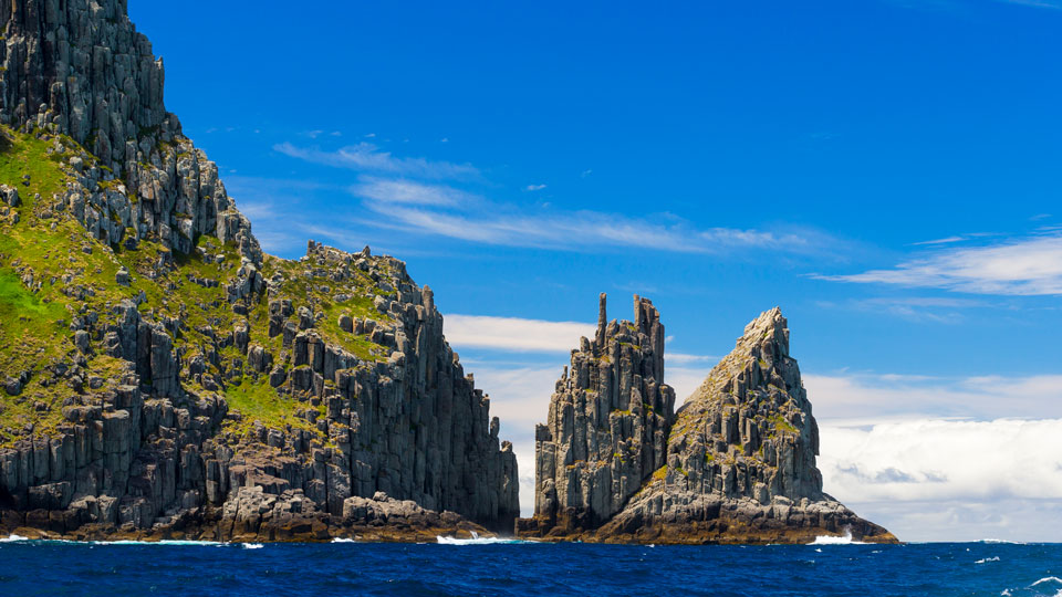 Dolerit-Felsnadeln an der Südspitze der Tasman Peninsula - (Foto: © Catherine Sutherland/Lonely Planet)