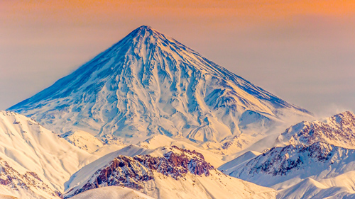 Der Damavand bei Sonnenuntergang - (Foto: ©Volodymyr Iskra/500px Royalty Free)