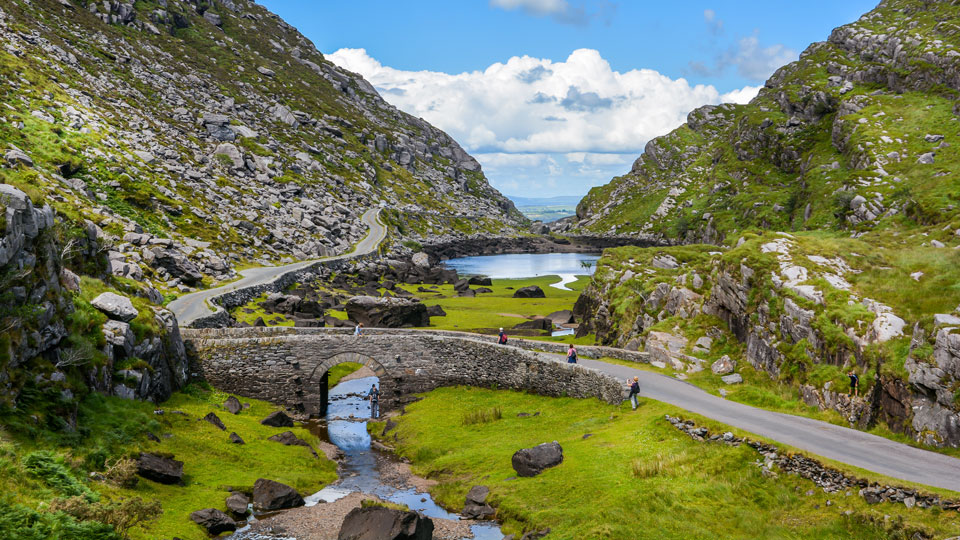 Der Gap of Dunloe ist in den Sommermonaten ein beliebter Ort - (Foto: © Stefano_Valeri / Shutterstock)