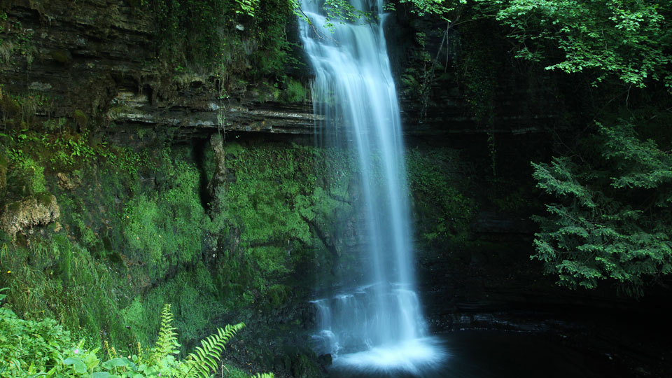 Der Lough Glencar Wasserfall war ein Lieblingsort des irischen Dichters William Butler Yeats - (Foto: © Niall F / Shutterstock)