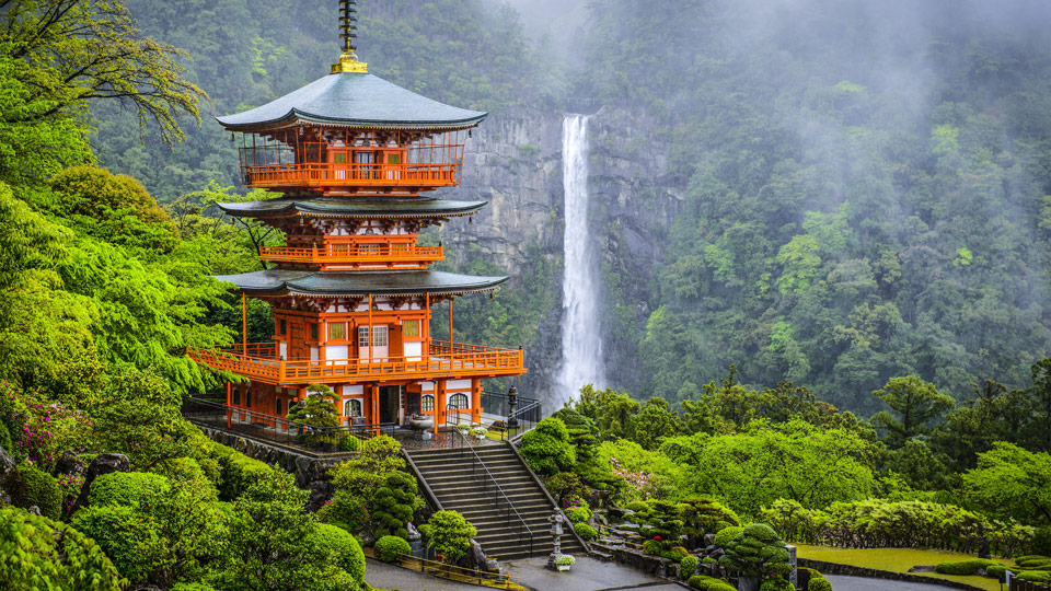 Nachi ist Japans höchster und spektakulärster  Wasserfall - (Foto: © Sean Pavone / Shutterstock)