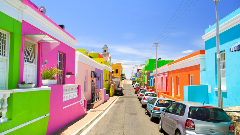 Die farbenfrohe Architektur von Bo-Kaap im Malaysischen Viertel - (Foto: ©espiegle/Getty Images)