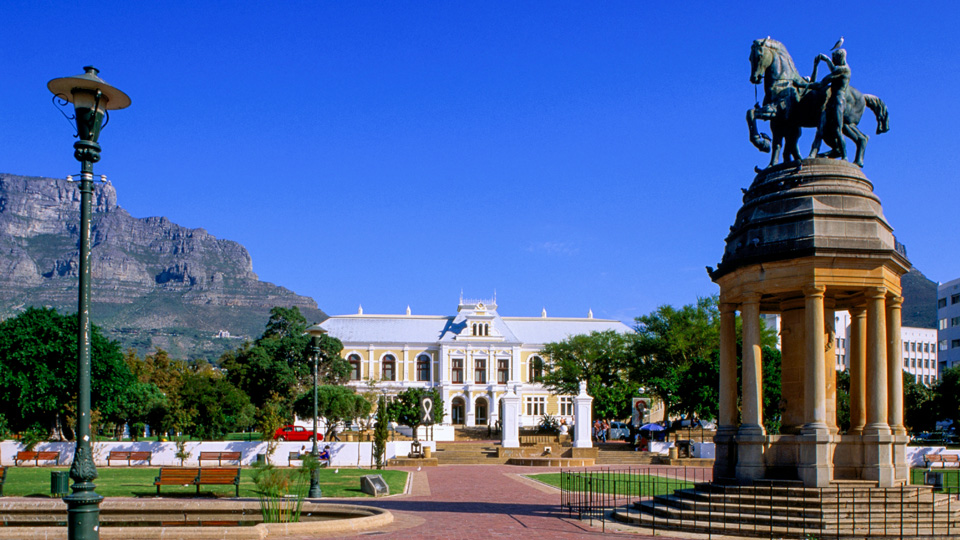 Blick auf Company's Garden, das Deville Wood Memorial und das South African Museum - (Foto: ©Ariadne Van Zandbergen/Lonely Planet)