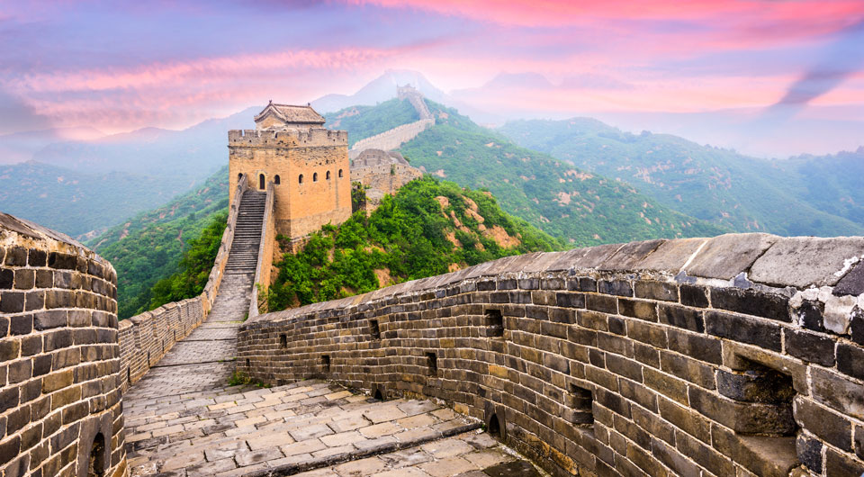 Unvergessliches Erlebnis für leidenschaftliche Läufer: das Bezwingen der Chinesischen Mauer - (Foto: ©Sean Pavone/Shutterstock)