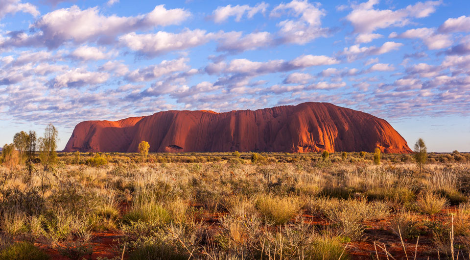 Der Australian Outback Marathon läuft quer durch die Wildnis mit atemberaubenden Aussichten auf den Uluru - (Foto: ©Maurizio De Mattei/Shutterstock)