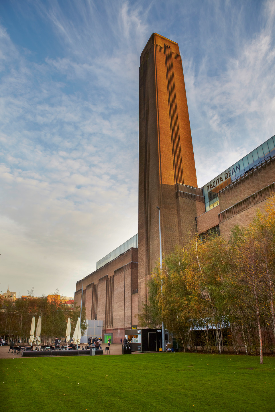 Die permanenten Sammlungen und die Flagship-Ausstellung in der Turbine Hall in der Tate Modern sind kostenlos - (Foto: © Matt Munro/Lonely Planet)
