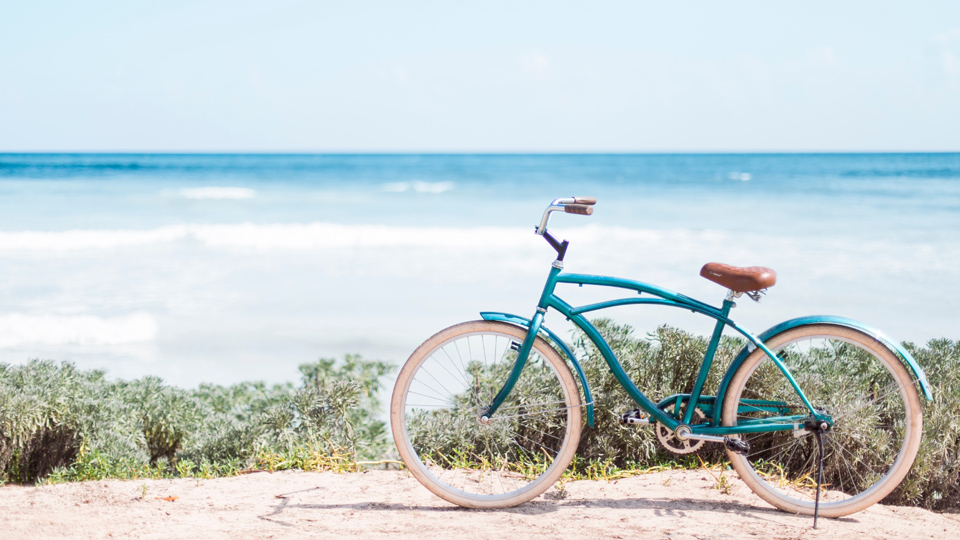 Die idyllische Strandstadt Tulum lässt sich am besten mit dem Fahrrad erkunden. - (Foto: ©Linda Raymond/Getty Images)