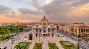 Faszinierende Architektur: Palacio de Bellas Artes in Mexiko City - (Foto: ©Maria Sward/Getty Images)