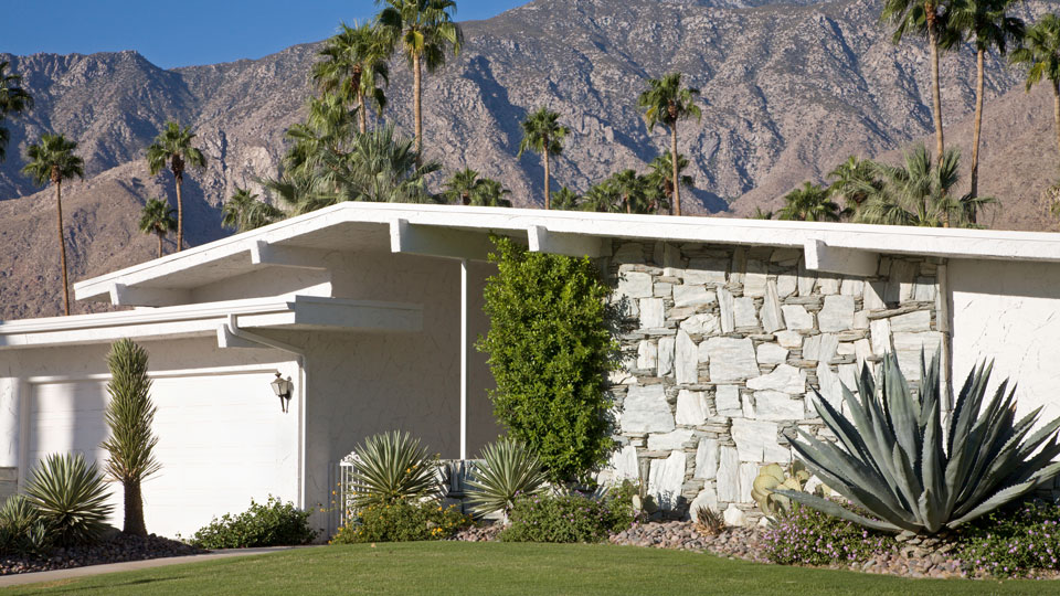 Zahlreiche hervorragende Beispiele moderner Architektur aus der Jahrhundertmitte zieren auch Palm Springs - (Foto: ©Solidago/Getty Images)