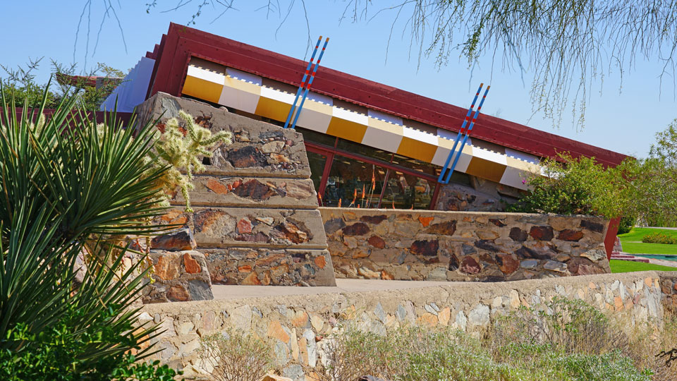 Blick auf Taliesin West, das Wahrzeichen des berühmten Architekten Frank Lloyd Wright in Scottsdale, Arizona - (Foto: EQRoy / Shutterstock)