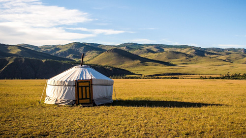 Traditionelle Jurte in der Mongolischen Steppe - (Foto: ©Tom O'Malley /LP Staff Collection)