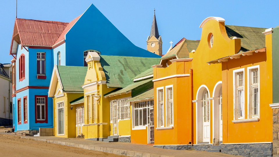 Lüderitz: koloniales Imponiergehabe und Vergänglichkeit - (Foto: ©preetika sah/Lonely Planet) 