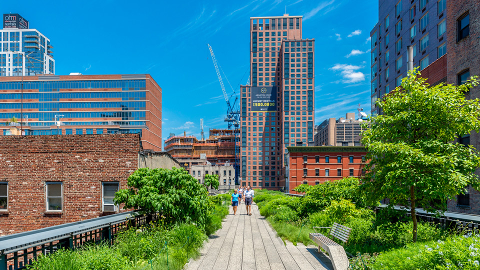 Unterwegs auf der High Line - (Foto: ©Allard1/Istock.com)