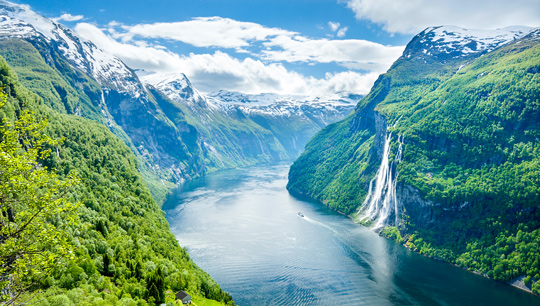 Faszinierendste Schiffspassage der Welt: Geirangerfjord - (Foto: ©Justin Foulkes/Lonely Planet)