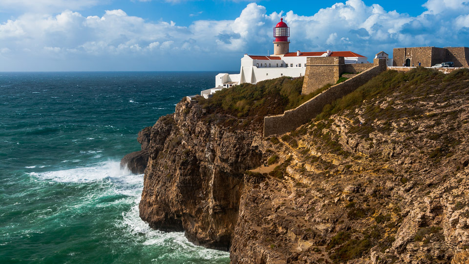 Atemberaubende Klippen am Meer in Cabo de São Vicente - (Foto: © Tomasz Wozniak / 500px)