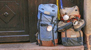 Ein tolles Gefühl, sich endlich vom Gepäck zu befreien – vor allem, wenn es bald das Eigengewicht übersteigt? - (Foto: ©sigurcamp/Getty Images)