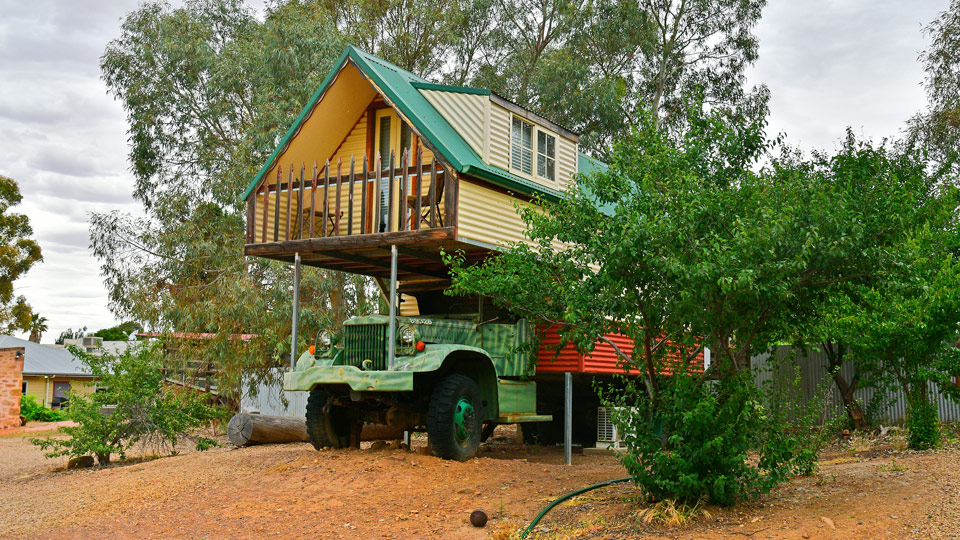 Glamping, Camping und Ferienwohnungen erfreuen sich immer größerer Beliebtheit - viele Campingplätze bieten kreative Wohnlösungen an - (Foto: ©fritz16/Shutterstock)