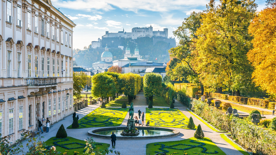 Salzburg hat ein langjähriges musikalisches Erbe, das bis heute weiter wächst - (Foto: ©canadastock/Shutterstock)