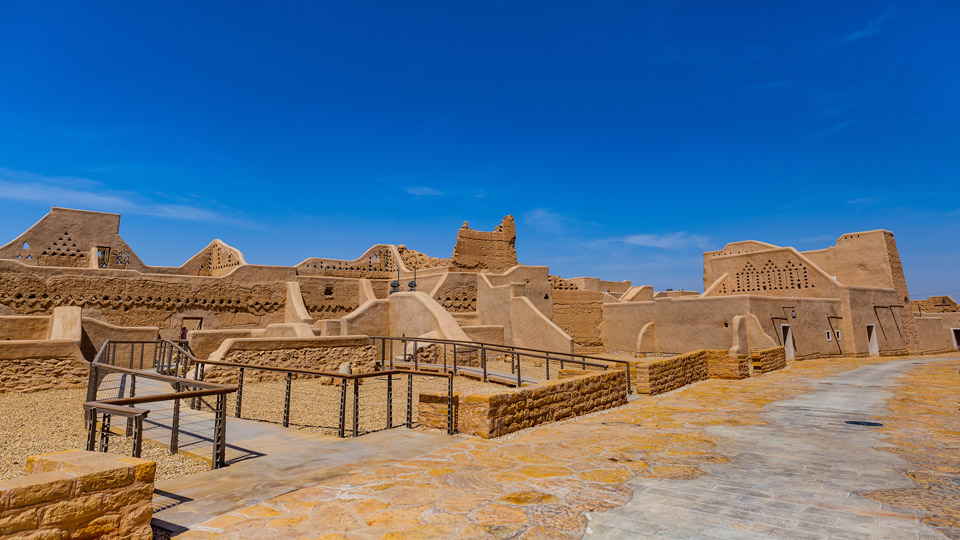 Der alte Königspalast Al Riad mit dem Touristenzentrum - (Foto: ©pixeltaster/Shutterstock)