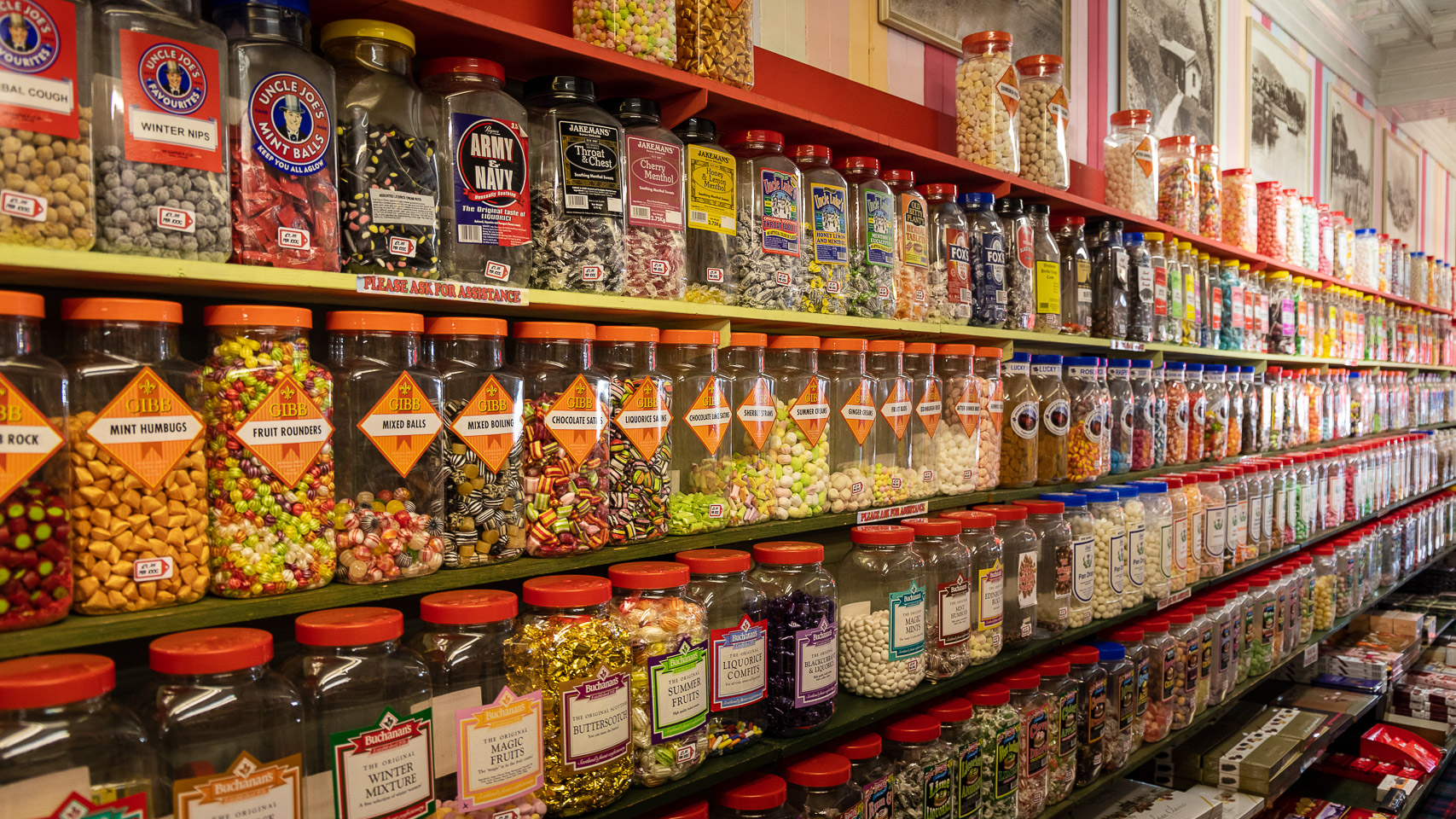 Bonbons so weit das Auge reicht im Moffat Toffee Shop - (Foto: Stephan Goldmann)