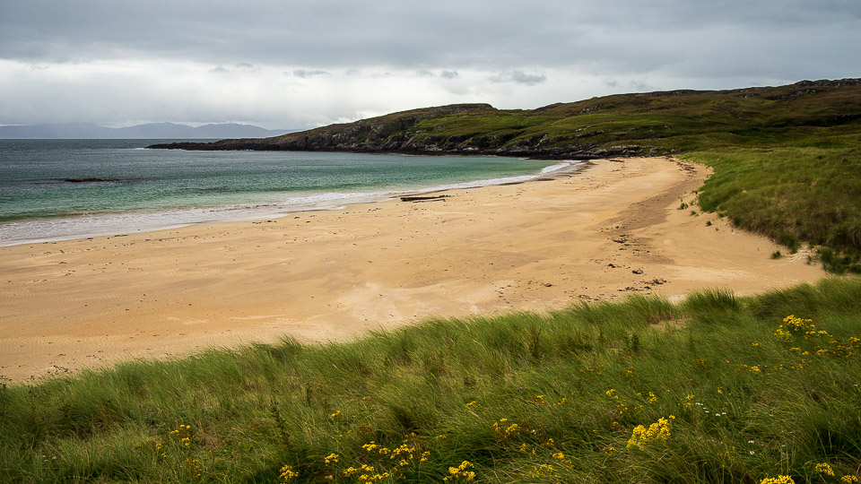 Am weißen Strand bei Balnahard ist kein Mensch zu sehen - (Foto: Stephan Goldmann)