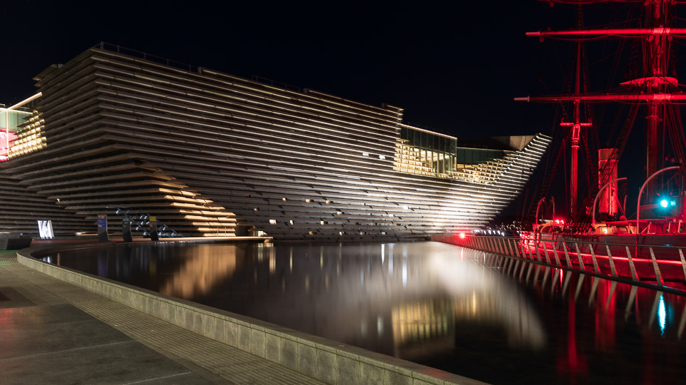 Dass V&A Dundee bei Nacht - (Foto: Stephan Goldmann)