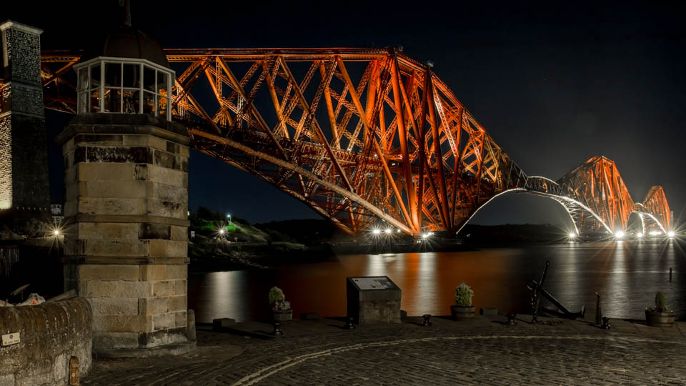 Forth Bridge bei Nacht - (Foto: Stephan Goldmann)
