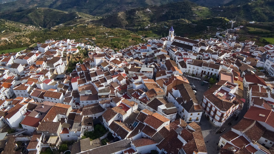 Das Dorf Yunquera liegt malerisch im neuen Nationalpark - (Foto: ©Evan Frank / Shutterstock)