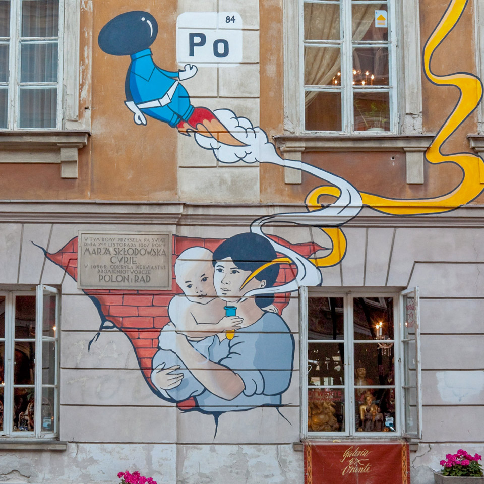 Straßenkunst in Warschau, dem Geburtsort der Wissenschafts-Pionierin Marie Sklodowska-Curie, Polen - (Foto: ©Slowcentury/Getty Images)