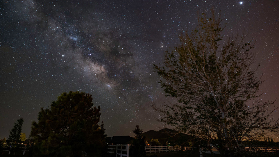 Flagstaff Arizona war einer der ersten Orte weltweit, der sich mit dem Problem der Lichtverschmutzung befasste - (Foto: ©Geoffrey Hunt / Getty Images)