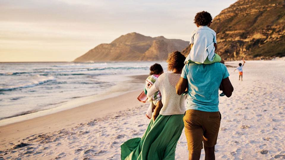 Südafrikas ausgedehnte Küstenlinie bietet großartige Möglichkeiten für einen Familienurlaub am Strand - (Foto: © BlueOrange Studio / Shutterstock)