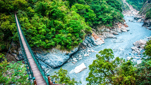 Hängebrücke in der Taroko-Schlucht - (Foto: ©PS515/Shutterstock Royalty Free)