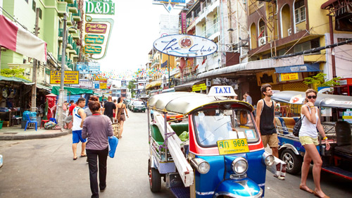 Ein Tuk Tuk in der Khao San Road, Bangkok - (Foto: Matt Munro/LP TRAVELLER MAGAZINE COLLECTION)