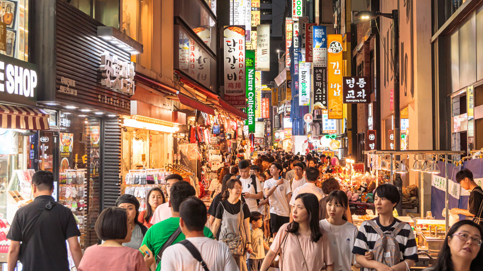 In den Trendvierteln der Weltmetropolen pulsiert das Leben - wie hier in Seoul - (Foto: ©estherpoon/Shutterstock)