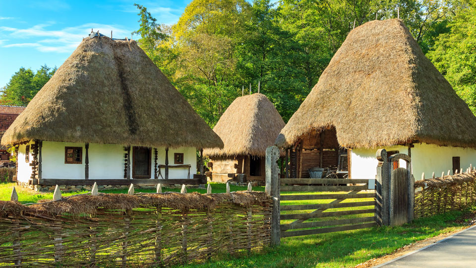In die ursprüngliche, ländliche Kultur Siebenbürgens kann man im Dorfmuseum Astra in Sibiu eintauchen - (Foto: ©Gaspar Janos/Shutterstock)