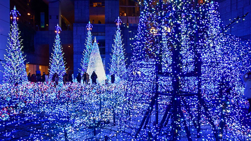 Während der Weihnachtszeit sagenhaft illuminiertes Tokyo - (Foto: ©Shubhashish5/istock.com) 