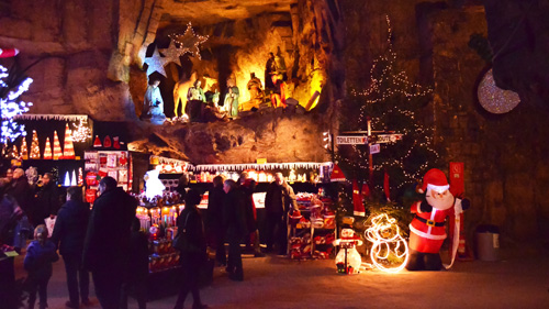 Grottenweihnacht in der Kerststad Valkenburg - (Foto: ©Kerstmarkt Gemeentegrot)