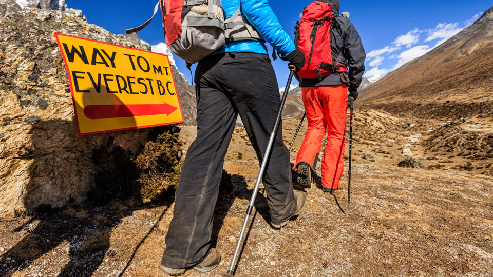 Trekking im Himalaya - (Foto:©Bartosz Hadyniak/Getty Images)