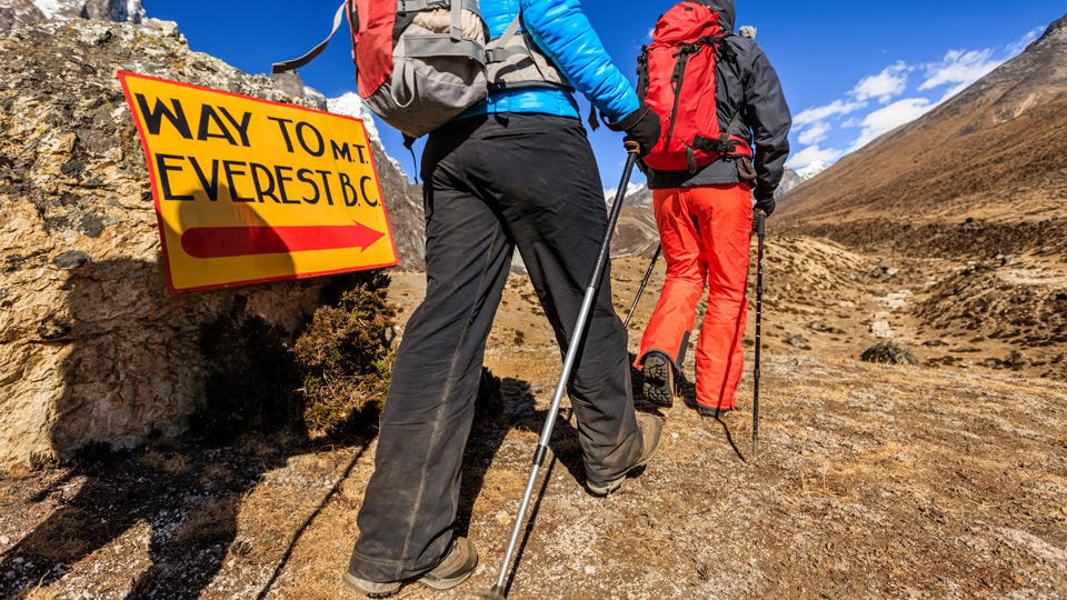 Trekking im Himalaya - (Foto:©Bartosz Hadyniak/Getty Images)