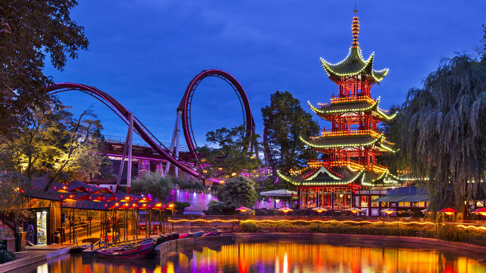 Das etwas andere Weihnachtsspektakel beim Besuch der Kopenhagener Tivoli-Gärten - (Foto: © Sean Pavone / Shutterstock)