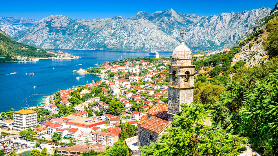 Wer würde sich nicht in die verträumte Altstadt von Kotor verlieben? - (Foto: ©cge2010/Shutterstock)