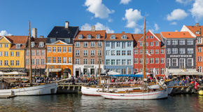 Zu jeder Tageszeit malerisch: Nyhavn - (Foto: ©Sarah Coghill/Lonely Planet) Zu jeder Tageszeit malerisch: Nyhavn - (Foto: ©Sarah Coghill/Lonely Planet)