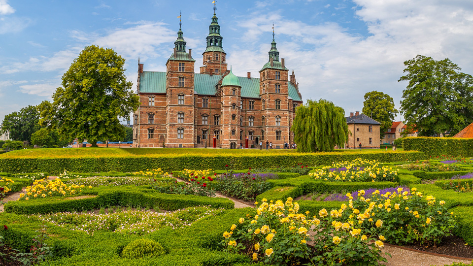 Es lässt sich wunderbar rund um das Rosenborg Castle in den King's Gardens spazieren - (Foto: ©yegorovnick/Shutterstock)