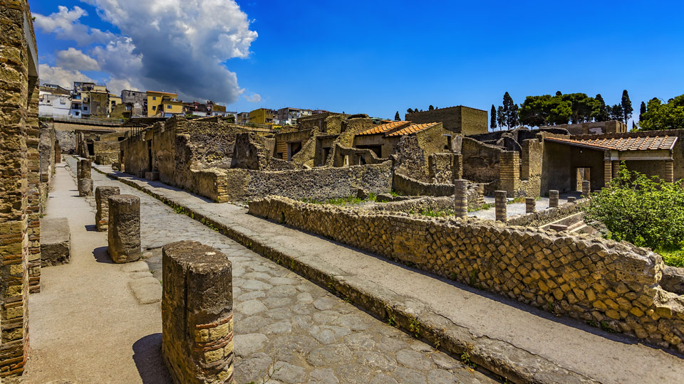 Die Ruinen von Herculaneum sind ein unermesslicher archäologischer Schatz - (Foto: © WitR / Shutterstock)