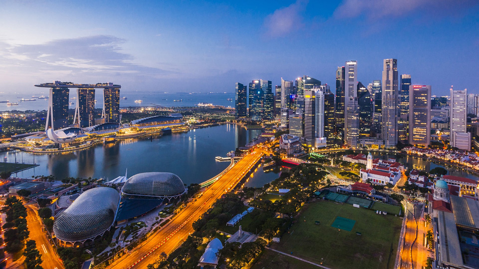 Singapur lässt sich auch ohne dicken Geldbeutel genießen, man muss nur wissen, wie - (Foto: ©HTU/Shutterstock)