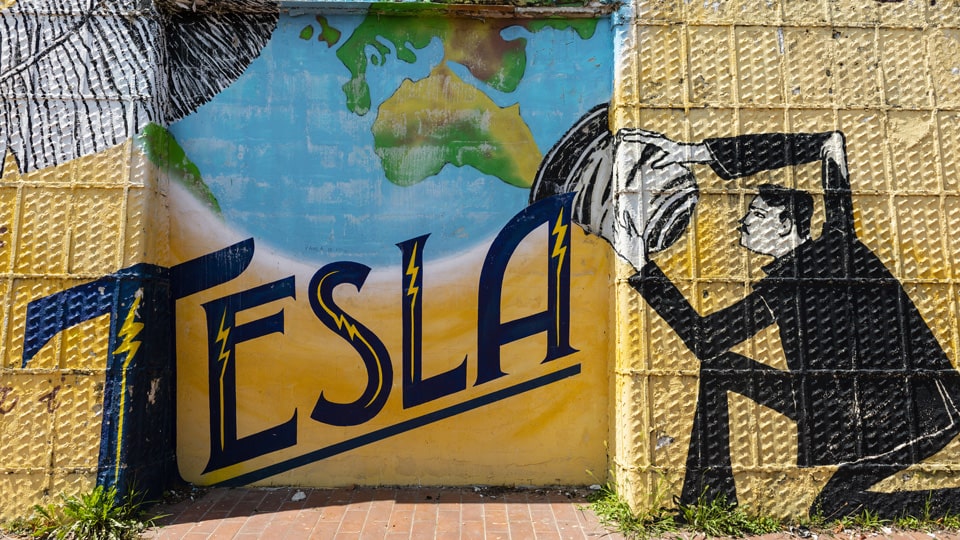 Wandbild von Nikola Tesla, einem einer der genialsten Erfinder der Geschichte und Sohn der Stadt. © Justin Foulkes