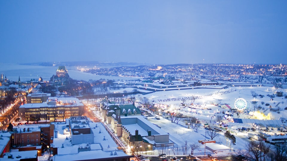 Nächtlicher Blick auf Vieux-Québec im Winter. © TQ / J.-F. Hamelin
