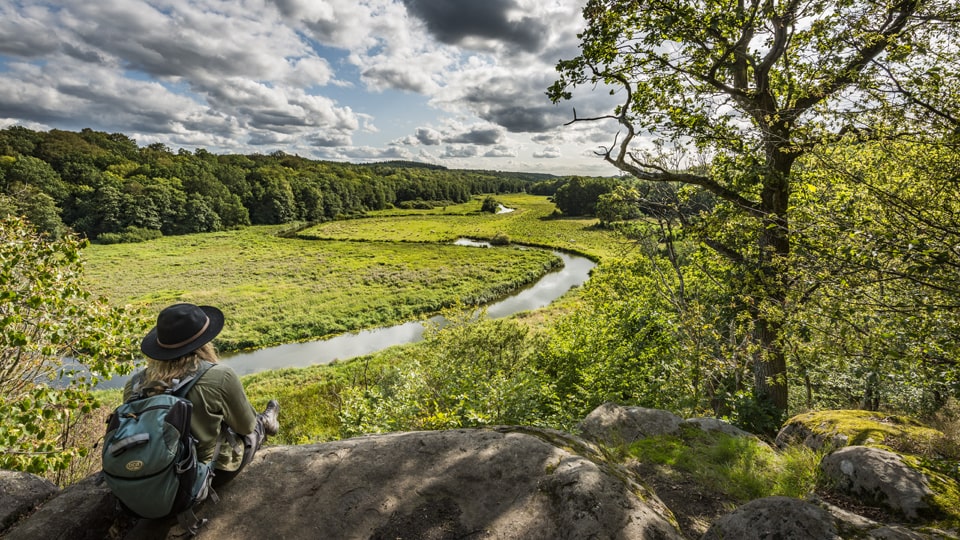 Entschleunigt: eine Pause mit Blick auf den Fluss. Foto: Frits Meyst / WideOyster.com